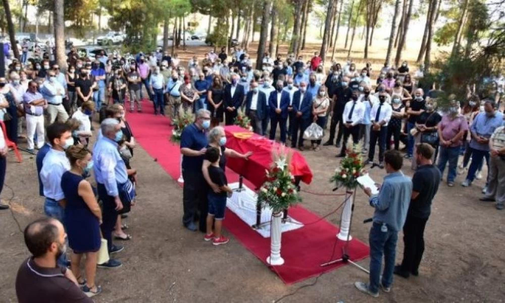 Το τελευταίο "αντίο" στον βουλευτή Αντώνη Σκυλλάκο